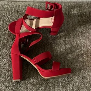 Hot Red, Sexy Platform High Heels. Size 9. Beautiful Color. Excellent Condition.